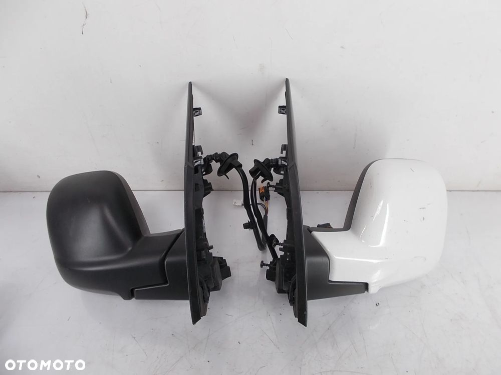 Lusterko EU 7 PIN 9 nie anglik JUMPY III PROACE II EXPERT