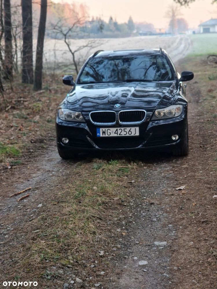 BMW Seria 3 318d - 25