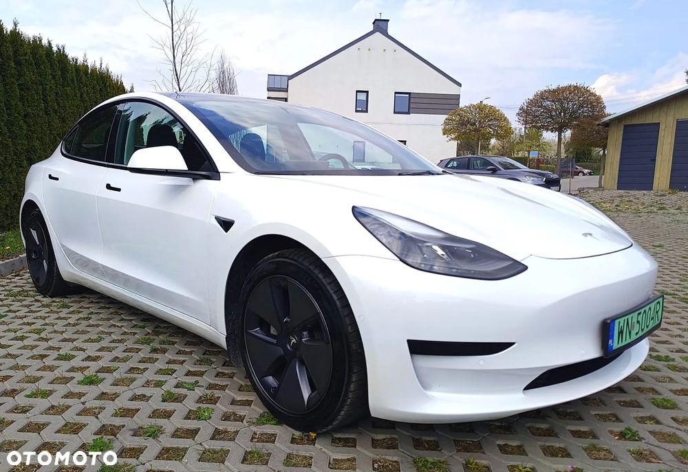 Tesla Model 3 - 8