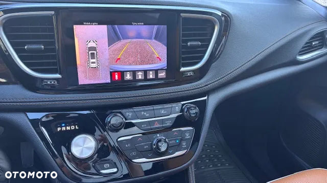 Chrysler Pacifica - 33
