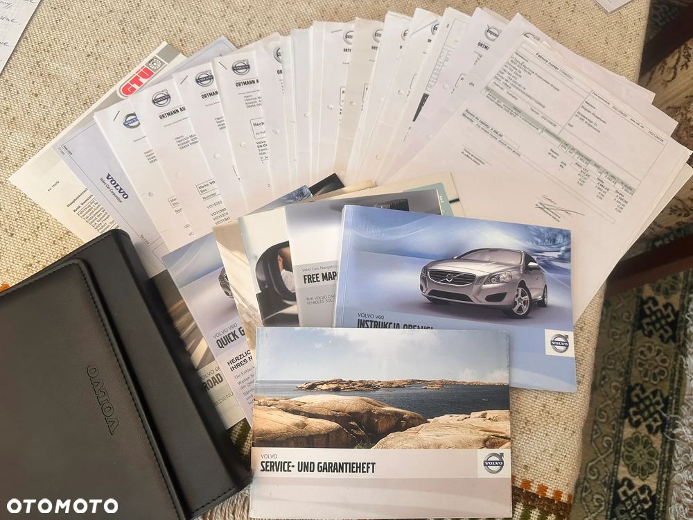 Volvo V60 D5 Geartronic Momentum - 22