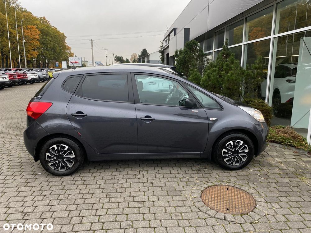Kia Venga - 11