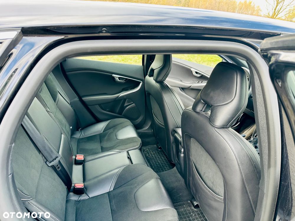 Volvo V40 T3 Drive-E R-Design Momentum - 19