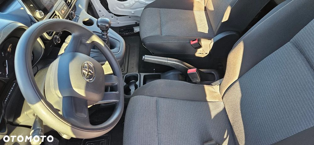 Toyota Proace City - 15