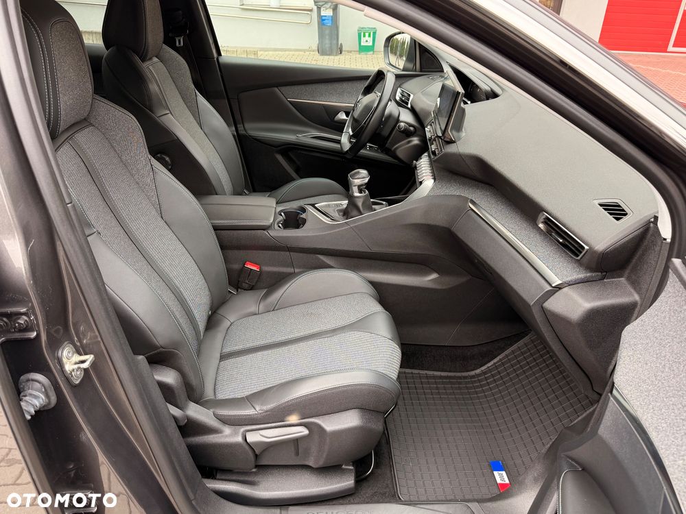 Peugeot 3008 1.5 BlueHDi Allure S&S - 21