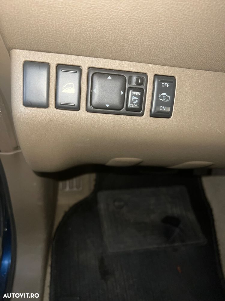 Nissan Pathfinder - 15
