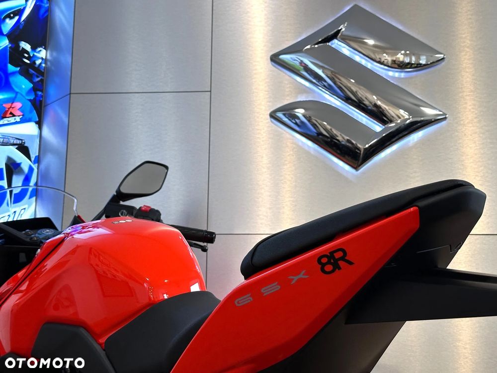 Suzuki GSX - 8