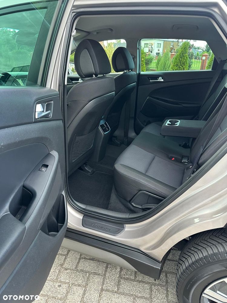 Hyundai Tucson 1.6 GDI BlueDrive Design 2WD - 19