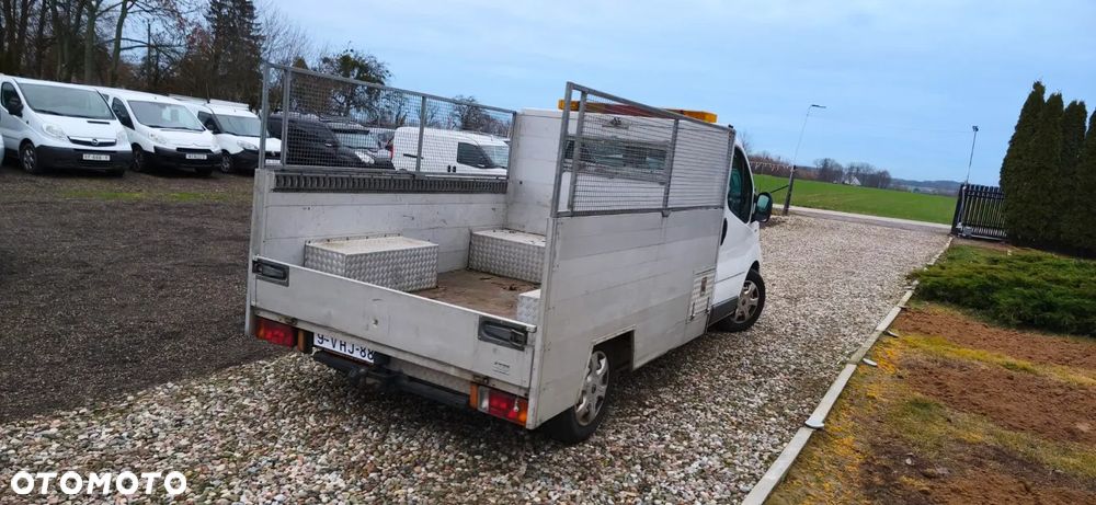 Renault Trafic - 25