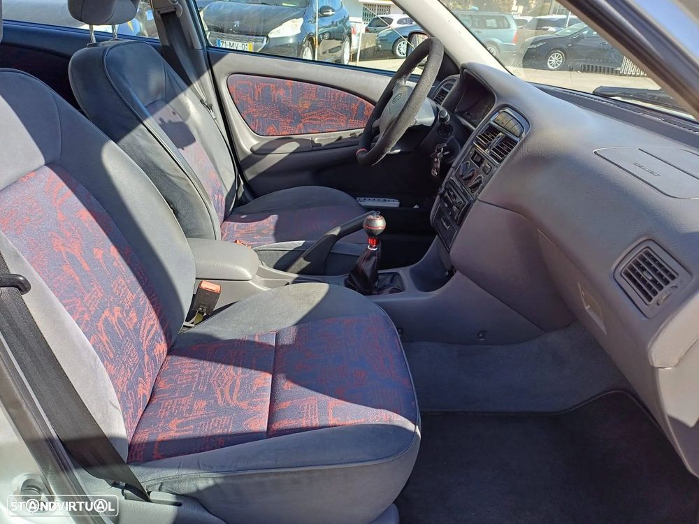 Toyota Avensis Sedan 1.6 Terra JE - 9