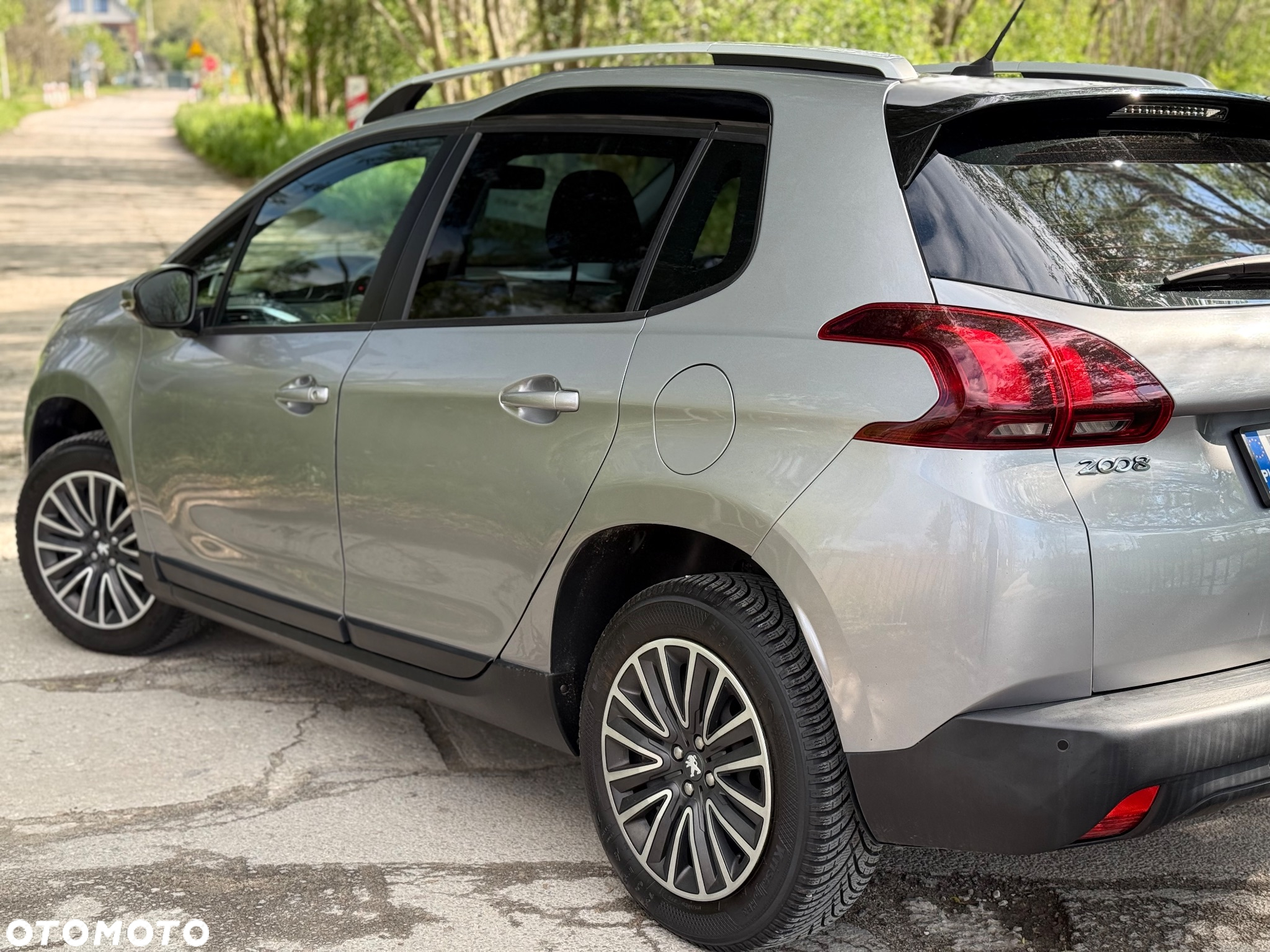 Peugeot 2008 1.2 Pure Tech Active S&S - 19