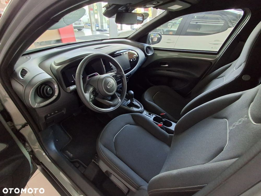 Toyota Aygo X Hybrid 1.5 Style e-CVT - 13