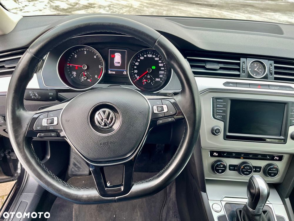 Volkswagen Passat Variant 2.0 TDI SCR DSG BlueMotion Comfortline - 18