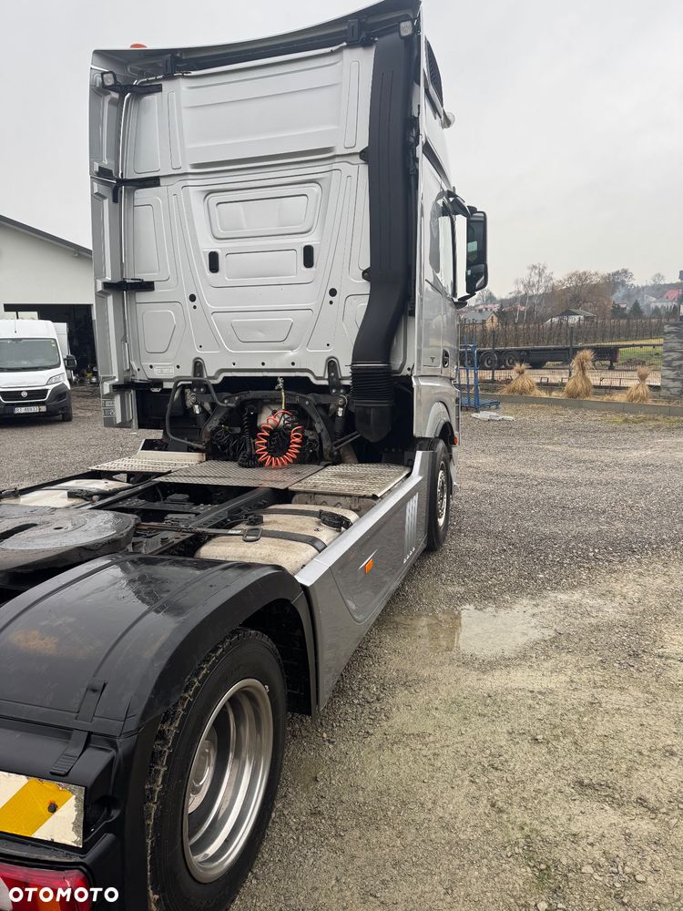 Mercedes-Benz Actros - 5