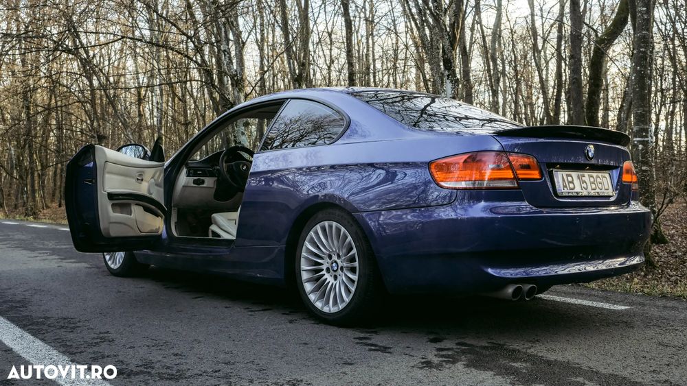 BMW Seria 3 325i - 4