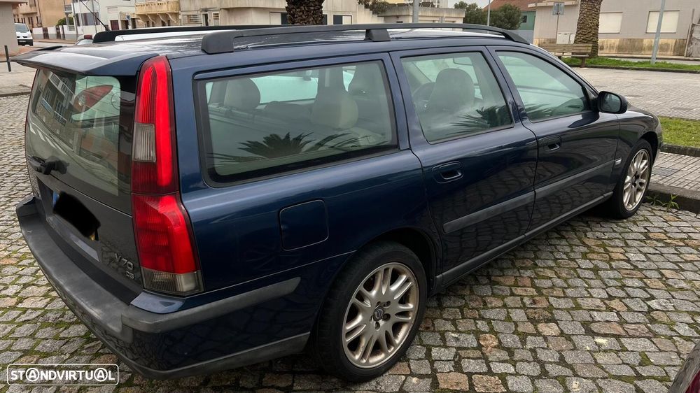 Volvo V70 2.4 D5 - 2