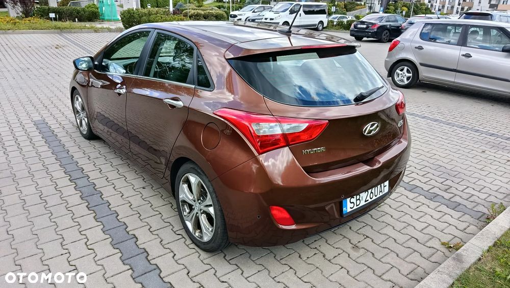 Hyundai i30 1.6 CRDi Classic + - 10