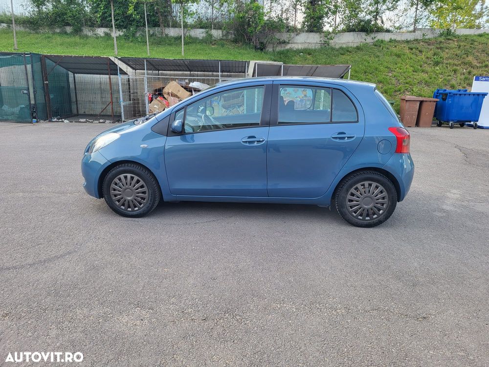 Toyota Yaris 1.3 Aut Luna - 9