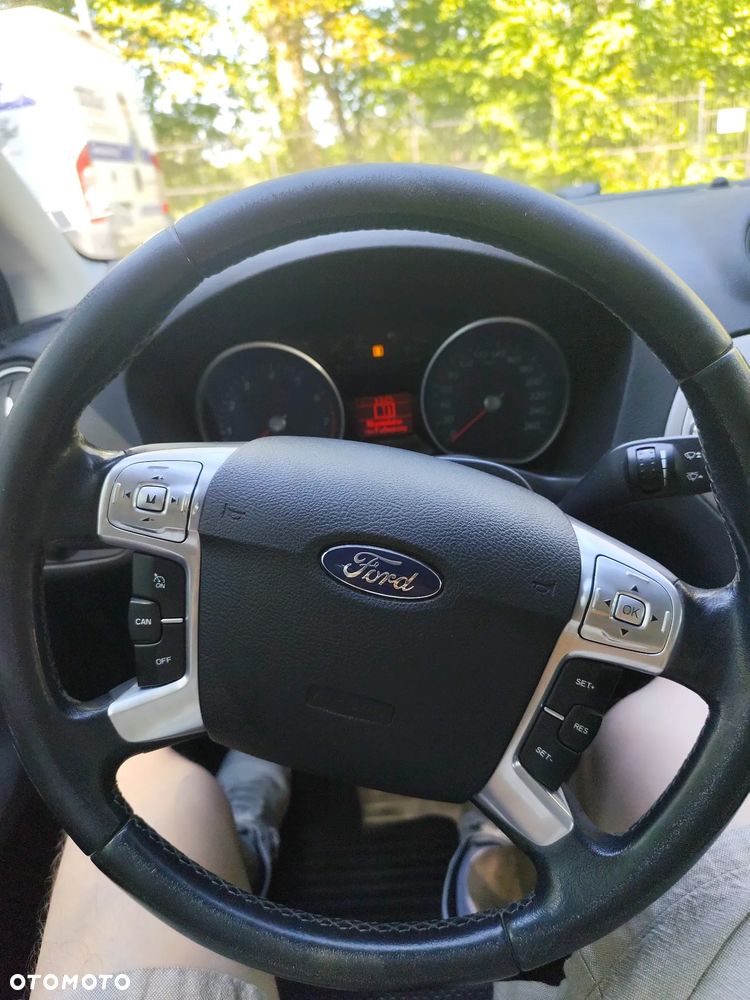 Ford Mondeo 2.0 Ghia - 9