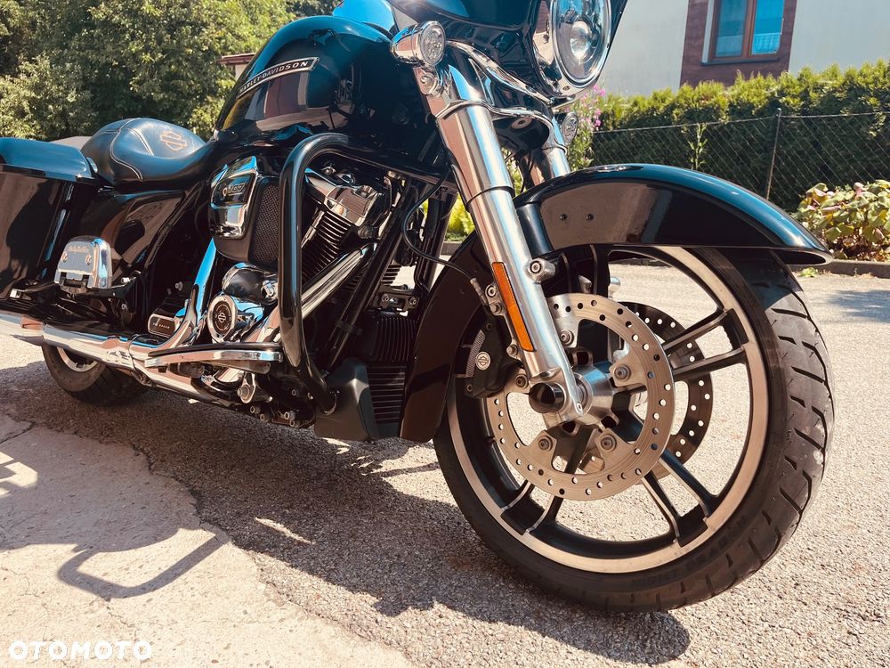 Harley-Davidson Touring Street Glide - 8