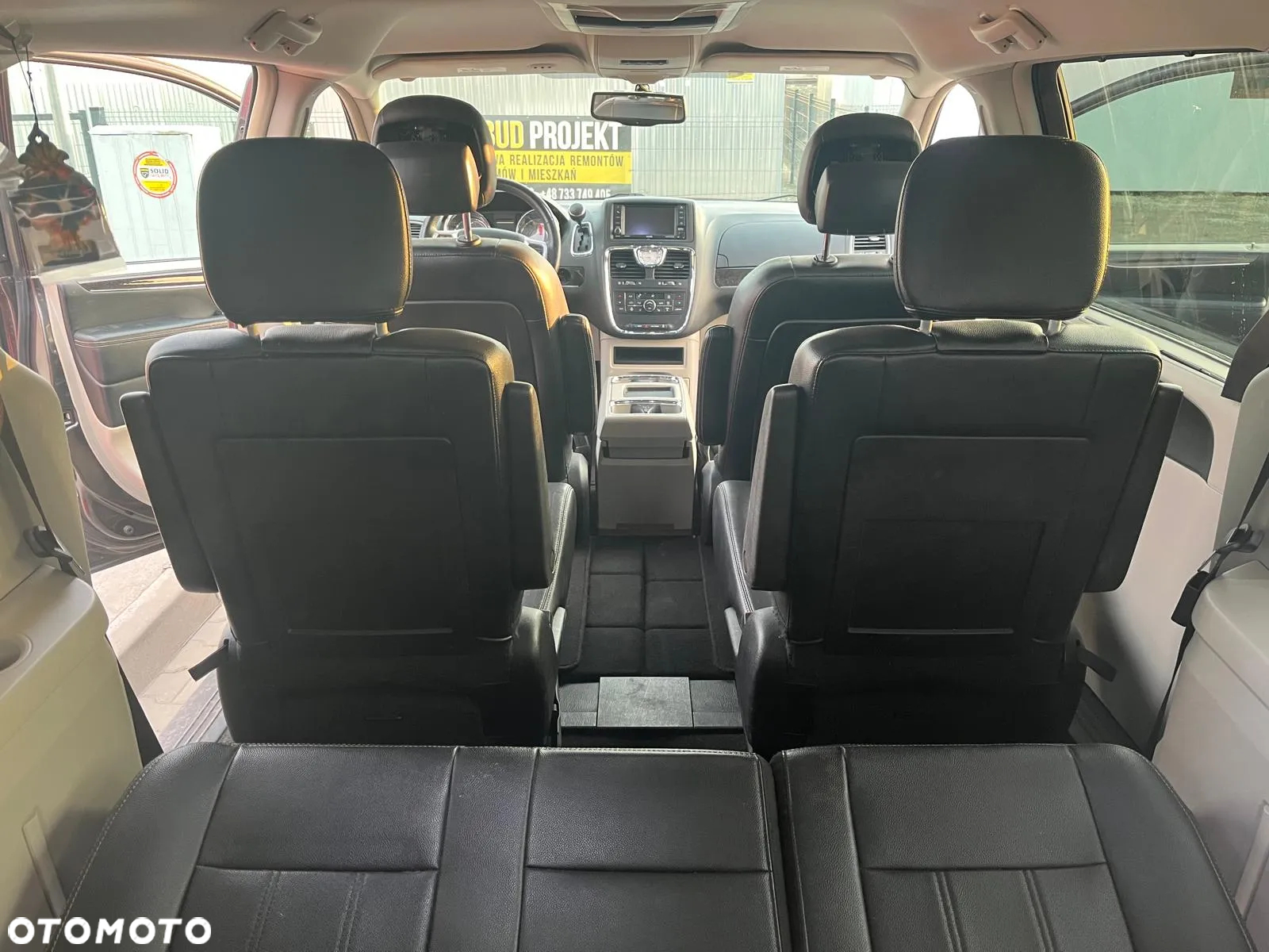 Chrysler Town & Country 3.6 Limited - 18