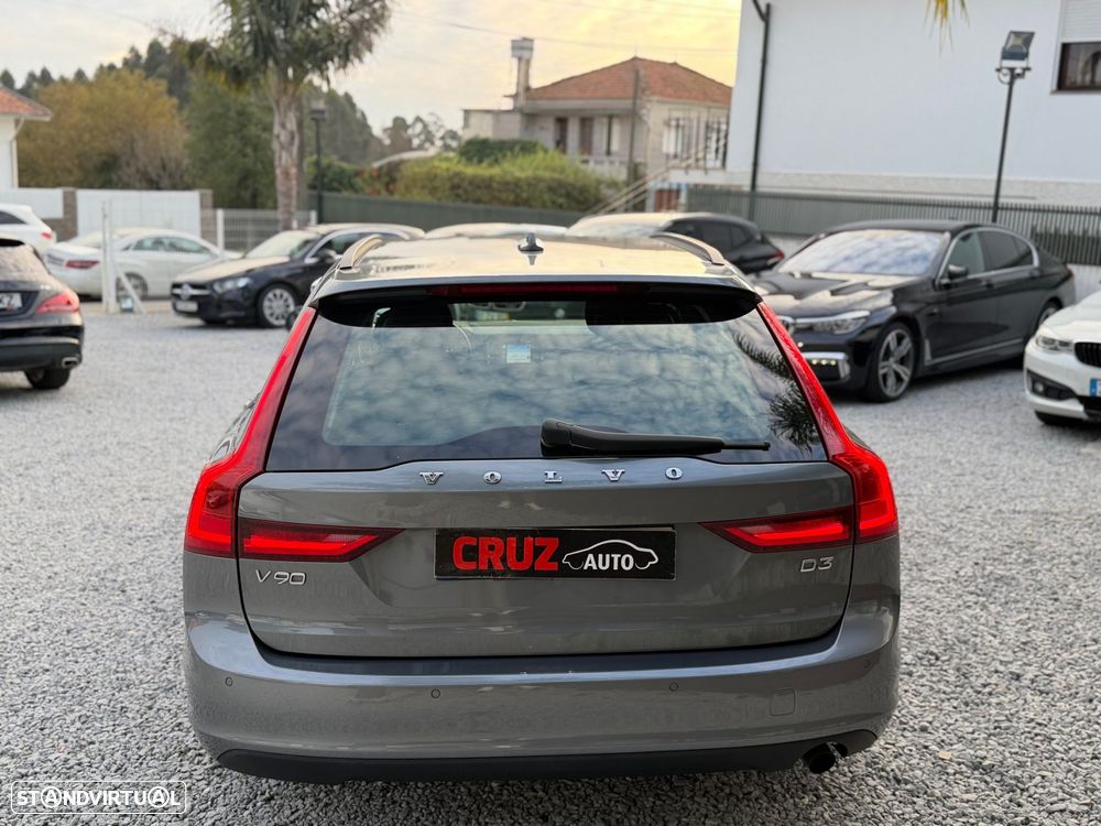 Volvo V90 2.0 D4 Momentum Geartronic - 24