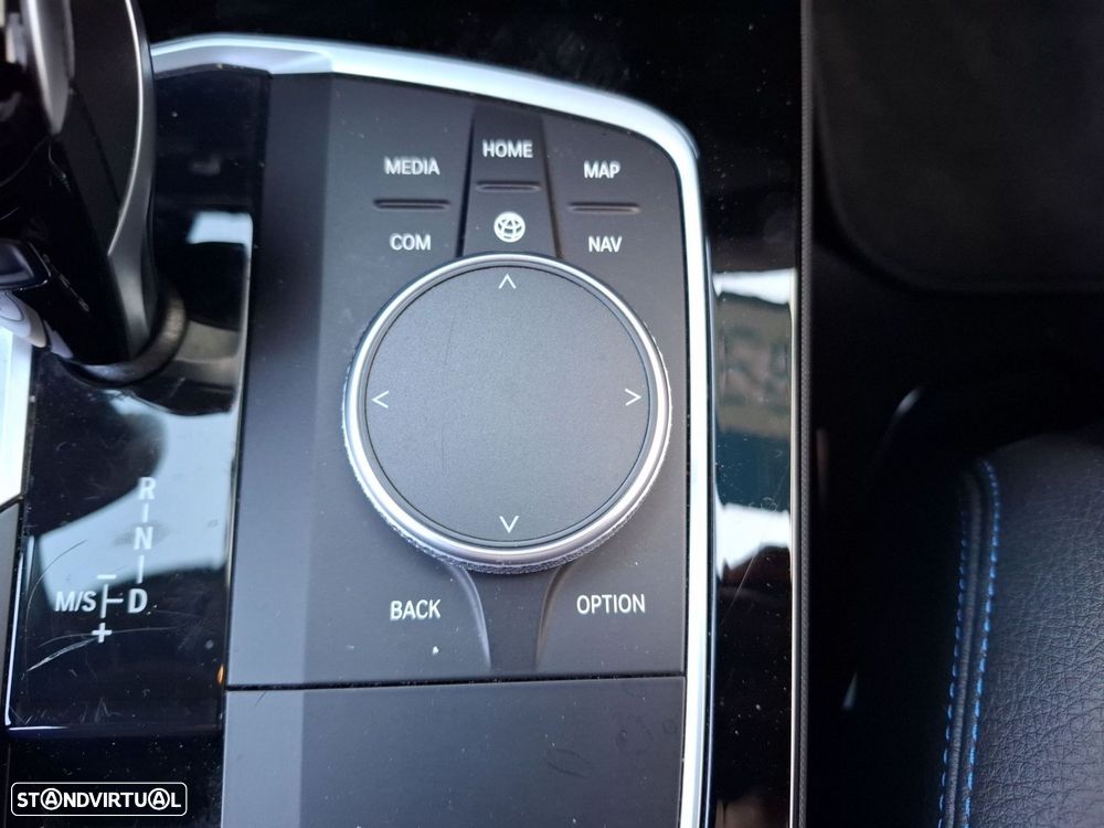 BMW 116 d Pack Desportivo M Auto - 21