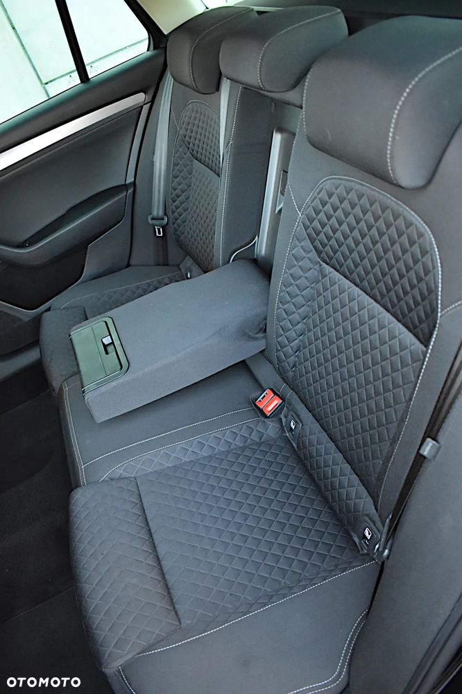 Skoda Superb 1.6 TDI Style DSG - 39
