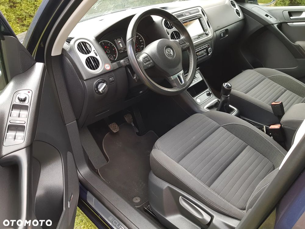 Volkswagen Tiguan 2.0 TDI DPF 4Motion BlueMotion Technology Lounge Sport & Style - 16