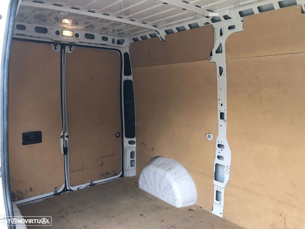 Peugeot Boxer 2.2 BlueHDi L2H2 Premium 140cv IVA / GARANTIA MARCA - 5