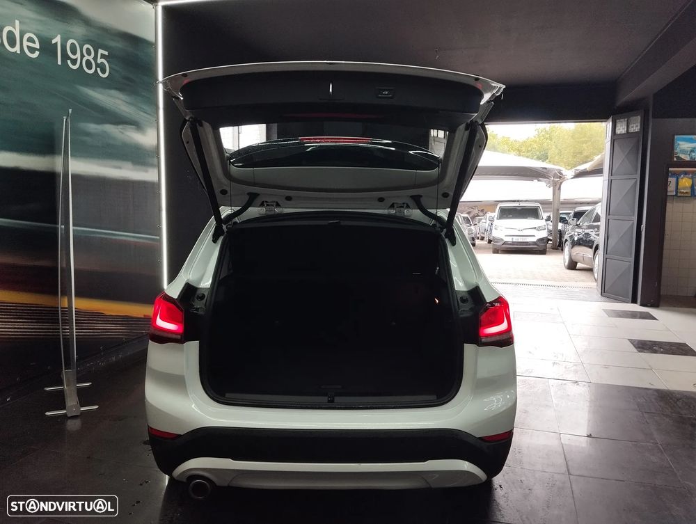 BMW X1 25 e xDrive Corporate Edition - 14