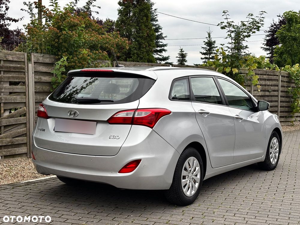 Hyundai i30 blue 1.6 CRDi Classic Navigation - 6