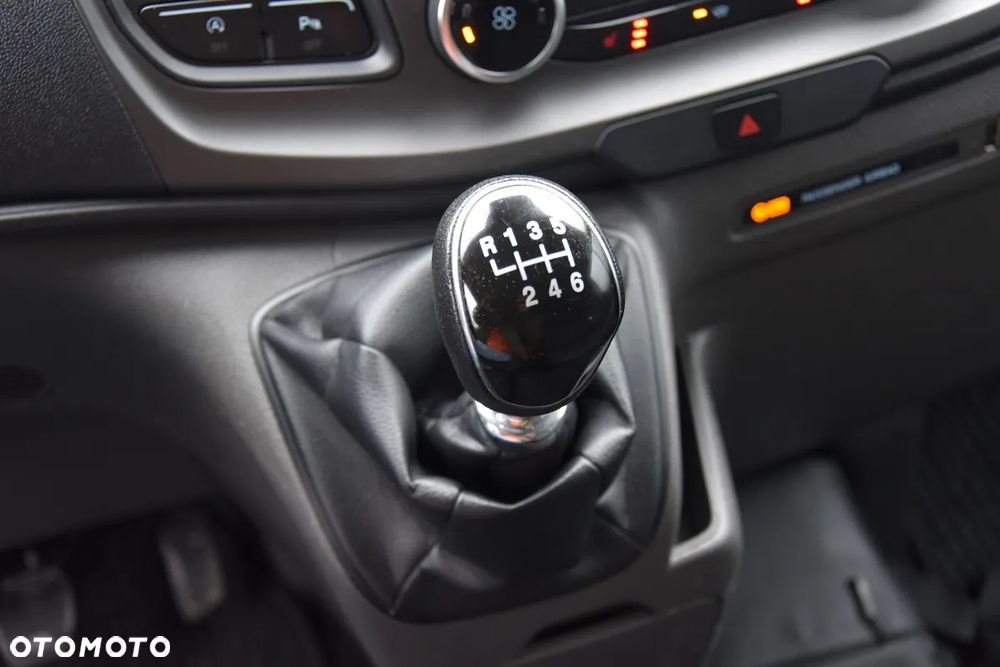 Ford TRANSIT CUSTOM 320 L2H1 - 31