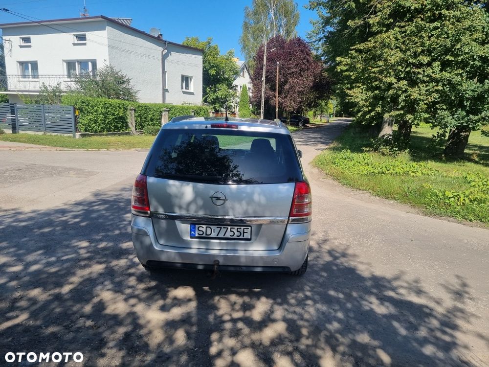 Opel Zafira 2010 photo 3