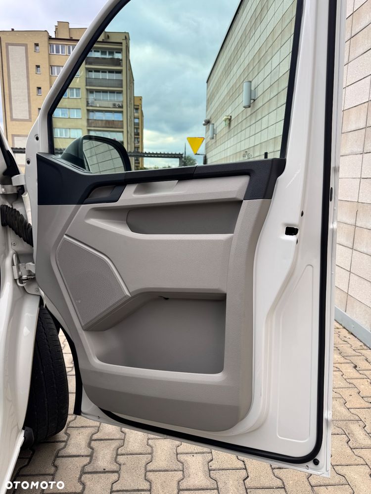 Volkswagen Transporter - 30