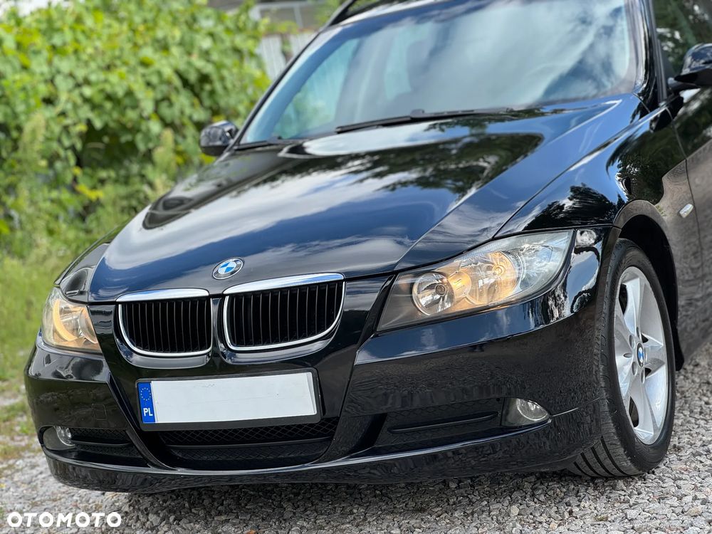 BMW Seria 3 320i Touring - 13