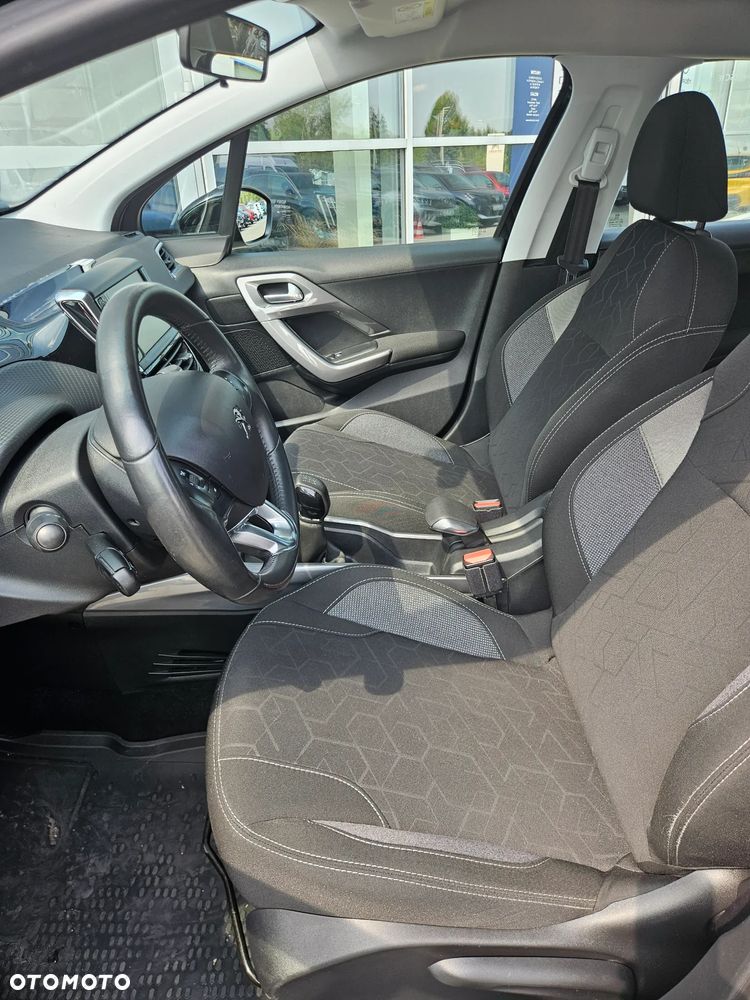 Peugeot 2008 1.2 Pure Tech GPF Active S&S - 11
