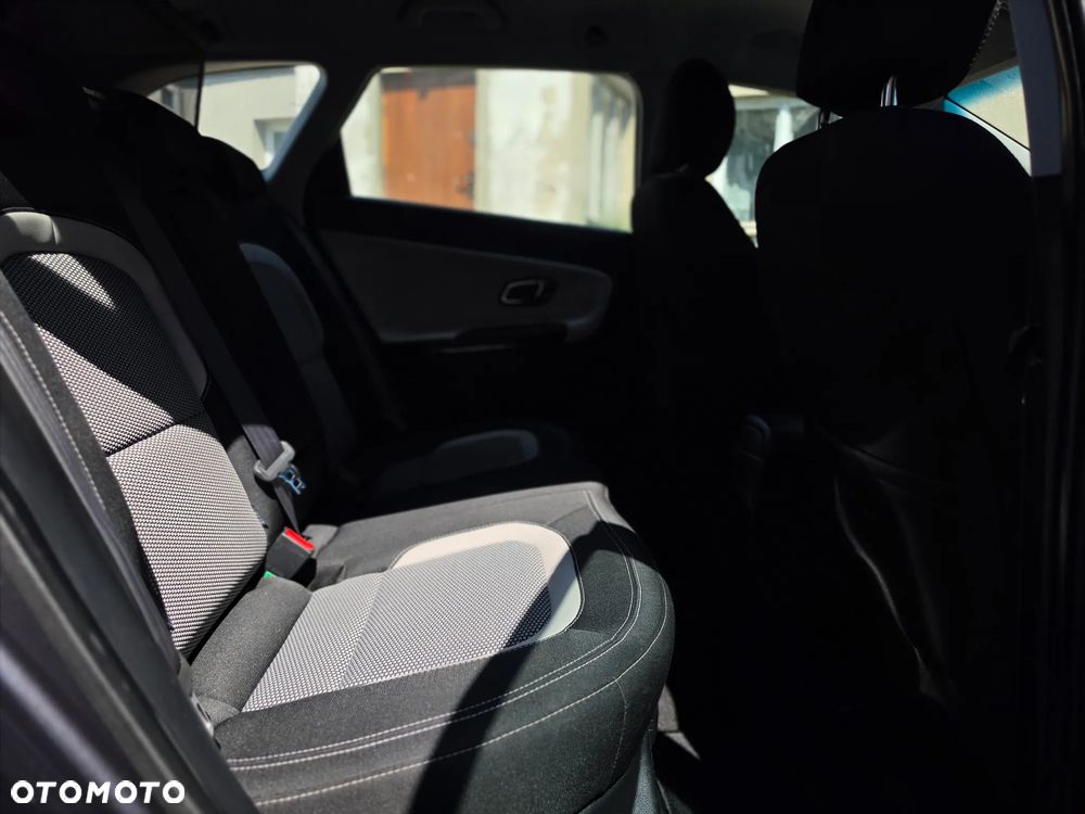 Kia Ceed - 25