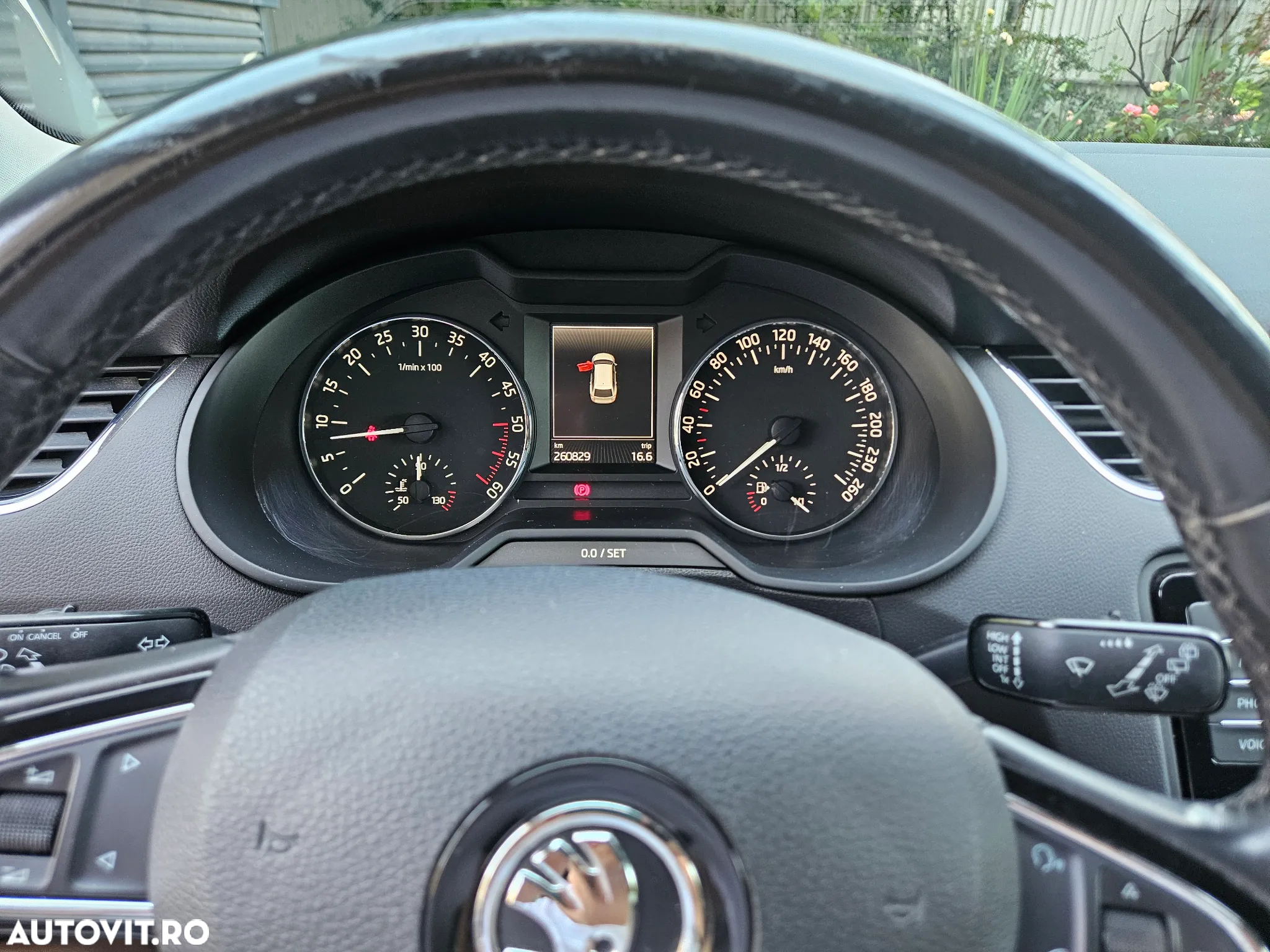 Skoda Octavia 1.6 TDI AMBITION - 9