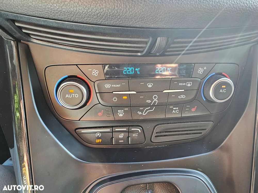 Ford Kuga 2.0 TDCi Powershift 4WD Titanium - 10