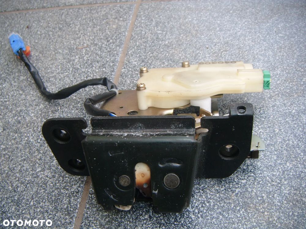 honda jazz 2 04r zamek klapy tył - 3