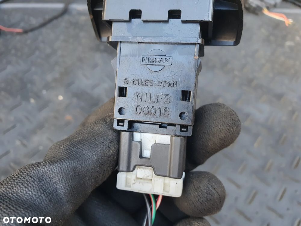 NISSAN PRIMERA P12 PRZEŁĄCZNIK AWARYJNY 06016 - 2