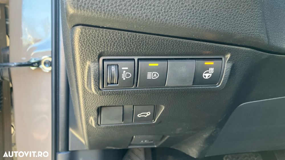 Toyota Corolla Cross - 13