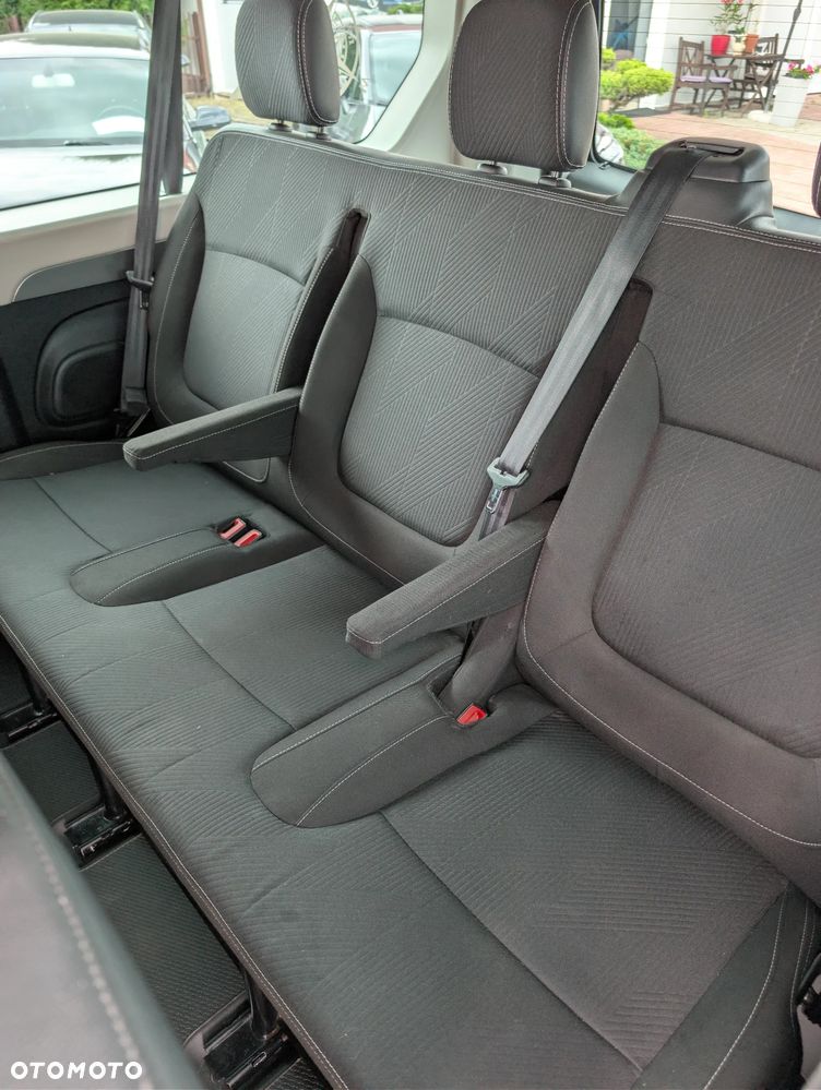 Renault Trafic 2.0 dCi Escapade - 11