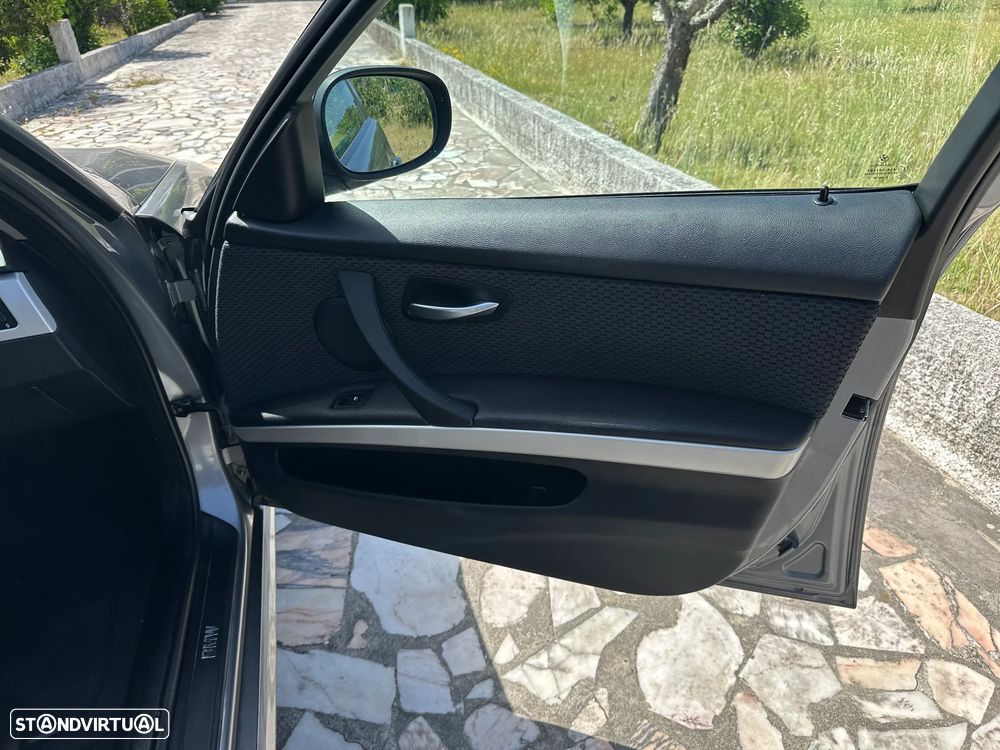BMW 318 d Navigation - 39