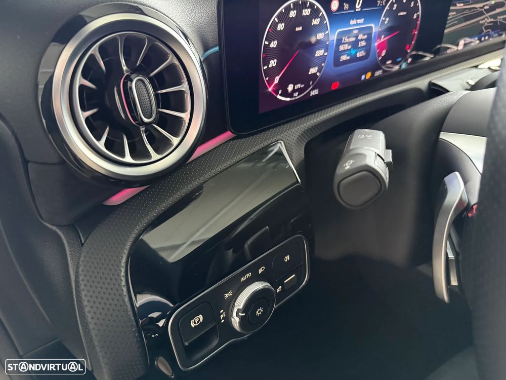 Mercedes-Benz A 180 7G-DCT AMG Line - 26