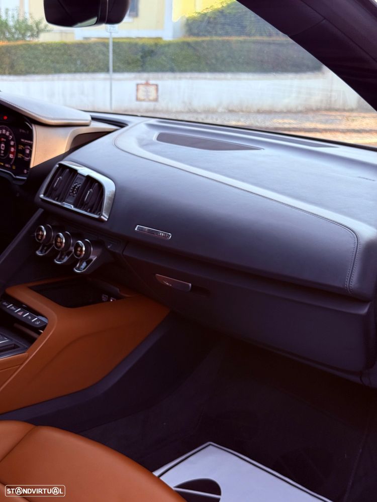 Audi R8 Coupé V10 5.2 FSI quattro S tronic - 28