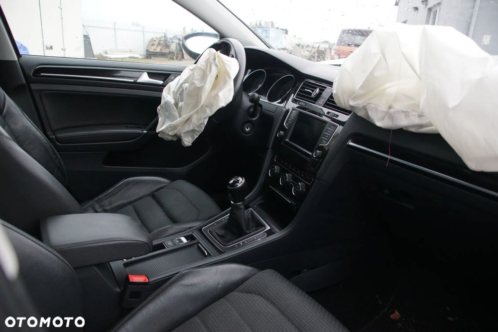 Auto na części - Volkswagen Golf VII 1.6 TDI 110 KM CXXB QYB LB7W 2015R Silnik Skrzynia Drzwi Błotnik Klapa Zderzak Lusterko Szyba Klamka Deska Kokpit Sterownik Moduł Czujnik Licznik Wyświetlacz Kierownica Panel - 14