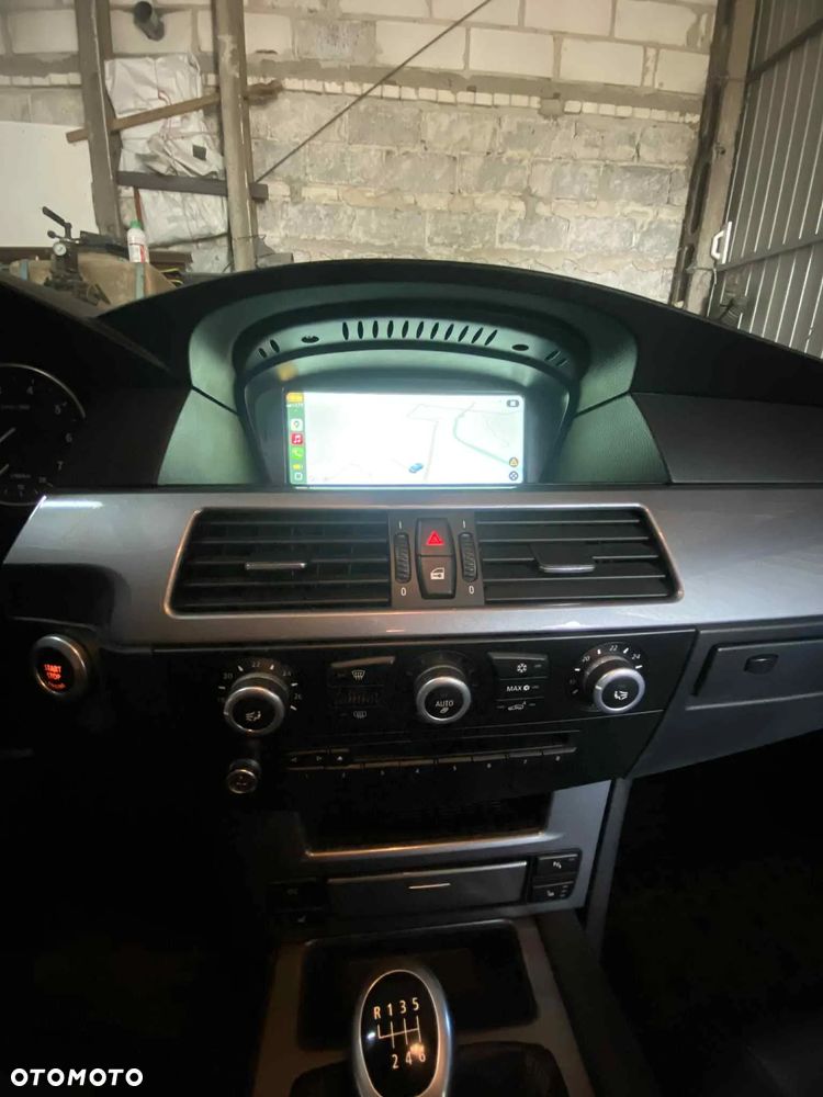 BMW Seria 5 523i - 7