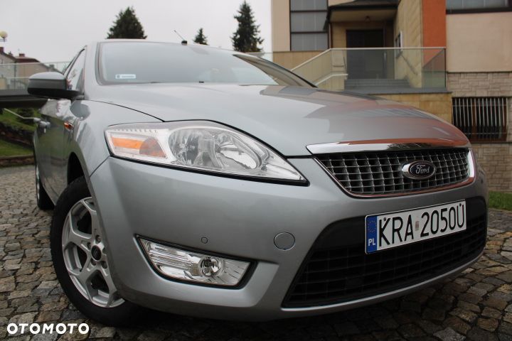 Ford Mondeo 2.0 Ambiente - 26